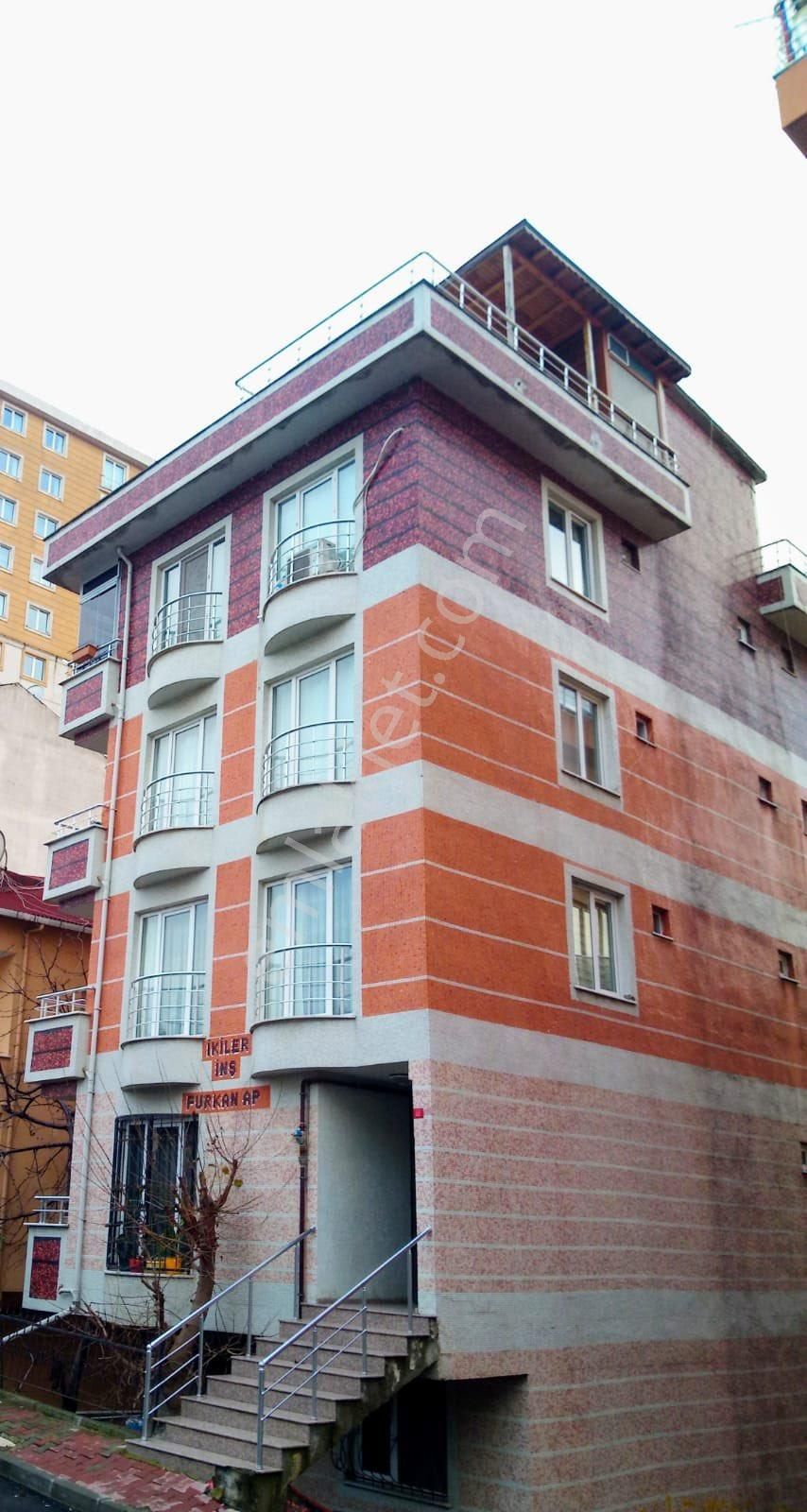 Ümraniye Çakmak Çok Merkezi Konumda Full Eşyalı Dublex Daire