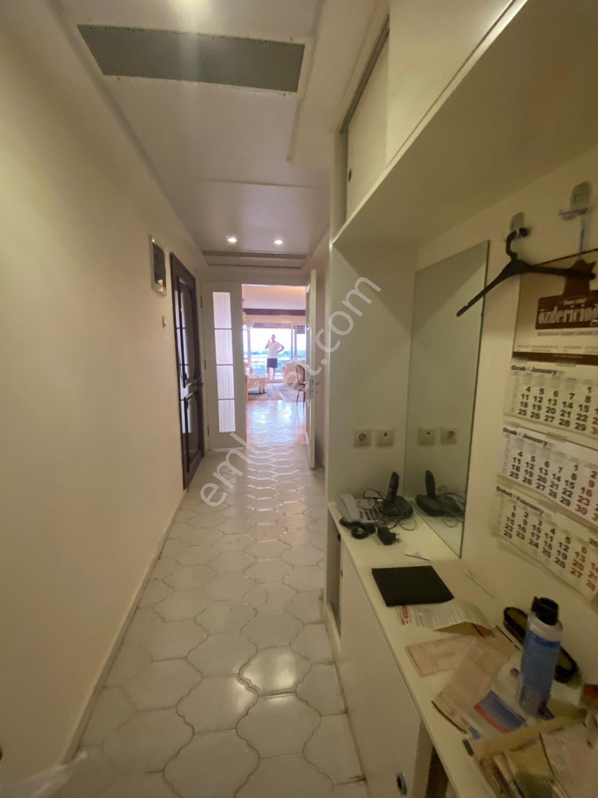 Kuşadası Marina'da Denize Sıfır Satılık 4+1 Daire - Görsel 16