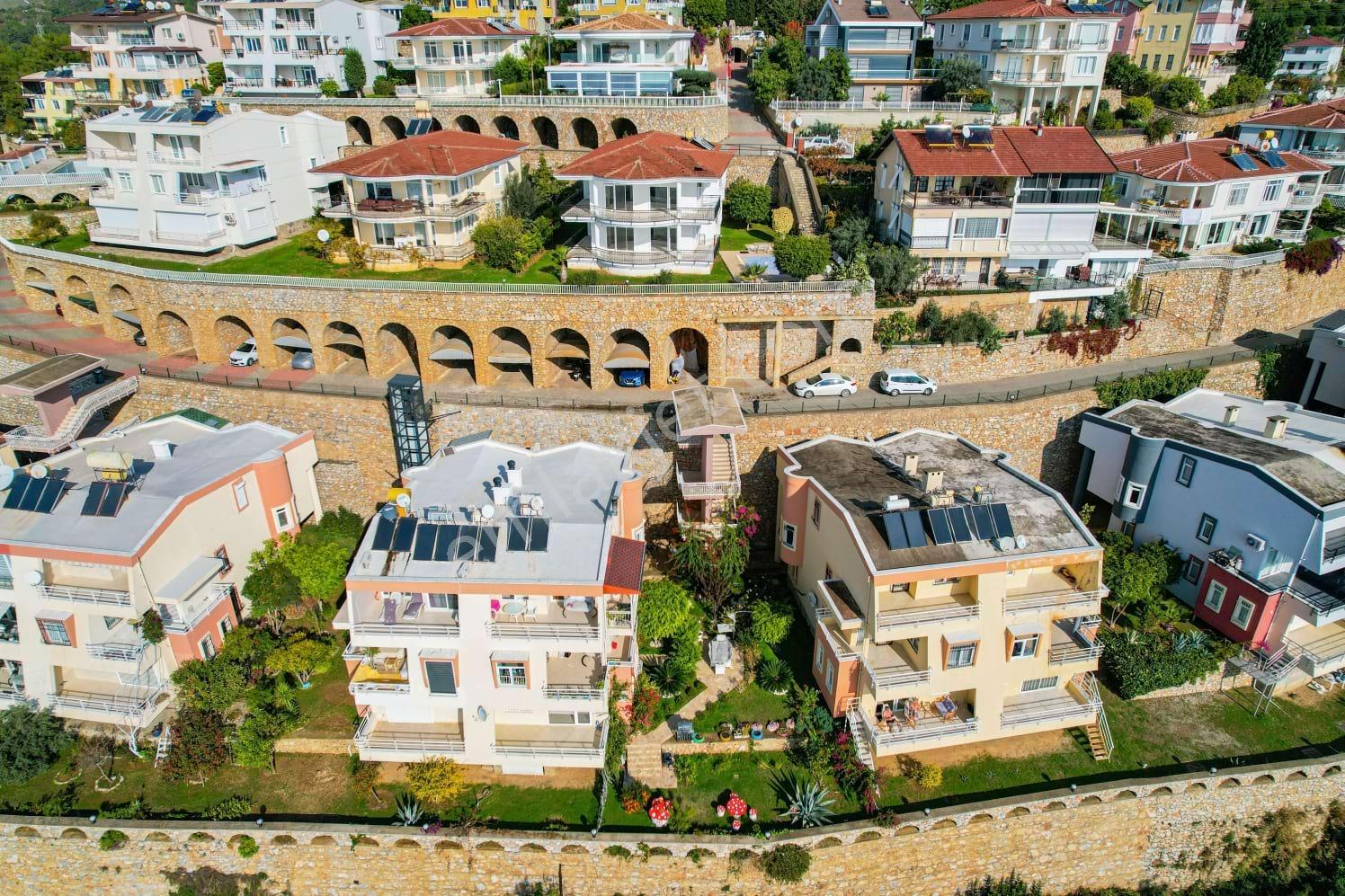 Alanya'da Antik Kent Sitesi'nde Satılık Manzaralı 3+1 Dubleks Daire - Görsel 33