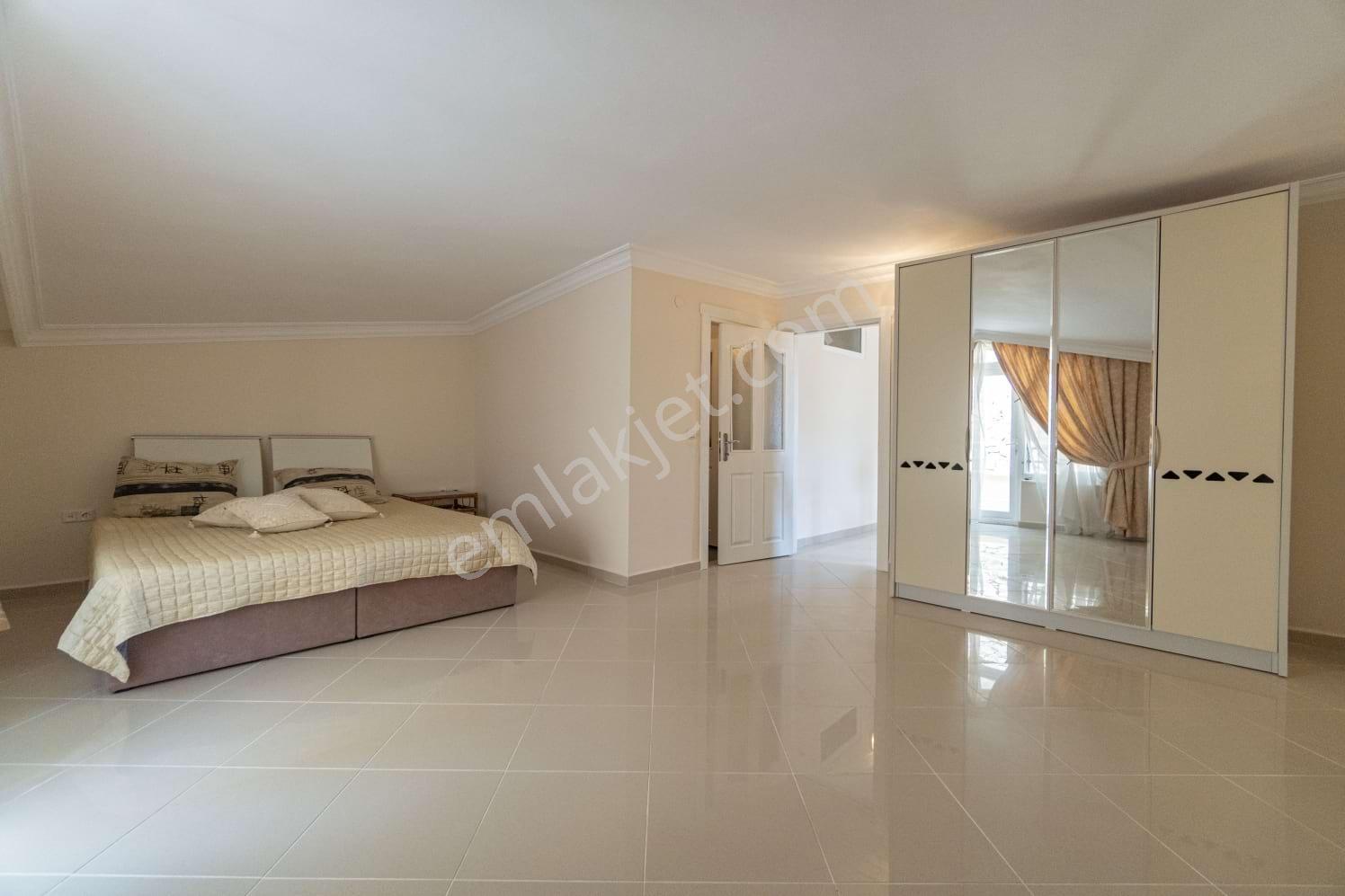 Alanya'da Antik Kent Sitesi'nde Satılık Manzaralı 3+1 Dubleks Daire - Görsel 23