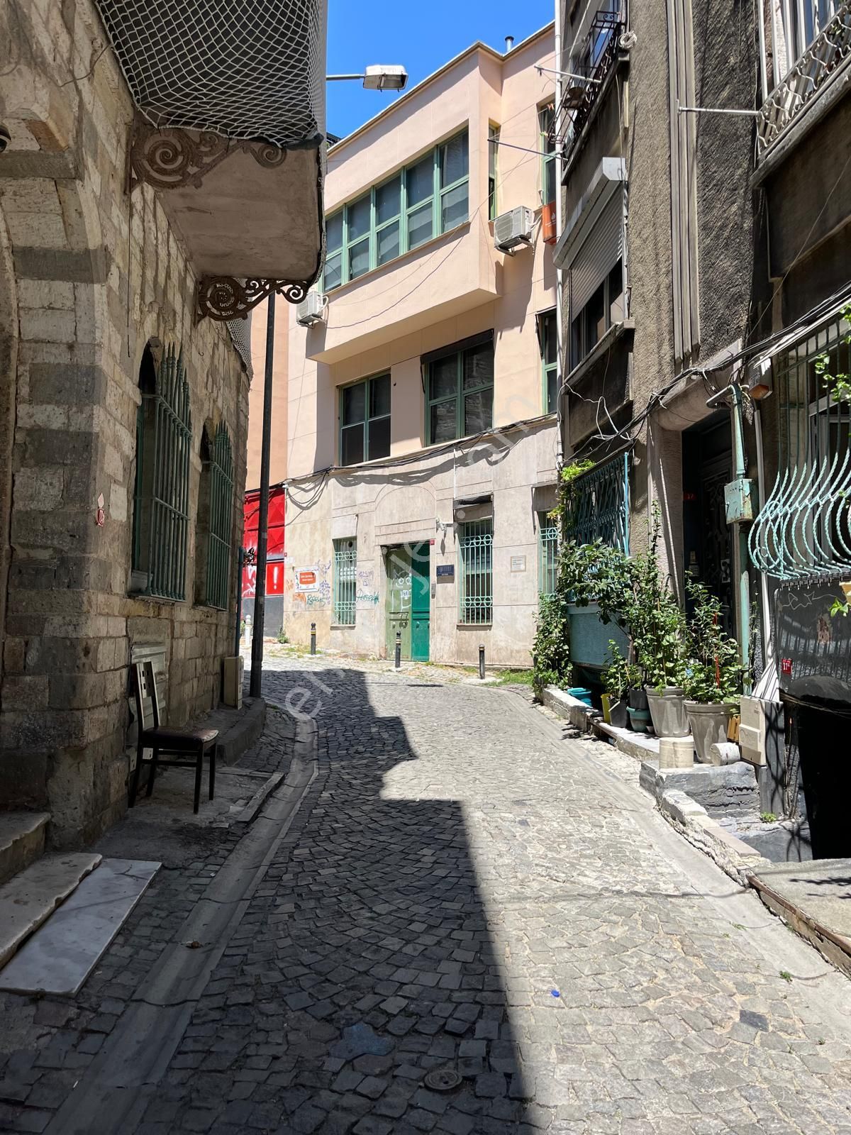 Hülya Emlak'tan Taksim Meydana Yakın1+1 Eşyalı Kiralık Daire