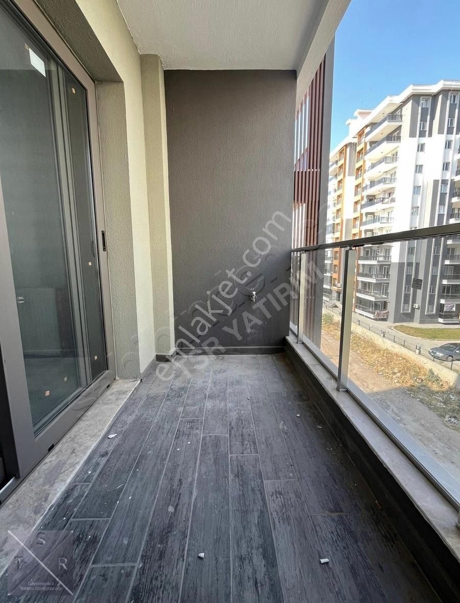 Tsr'den Menemen Havuzlu Site İçi Modern Satılık 2+1 Daire - Görsel 3