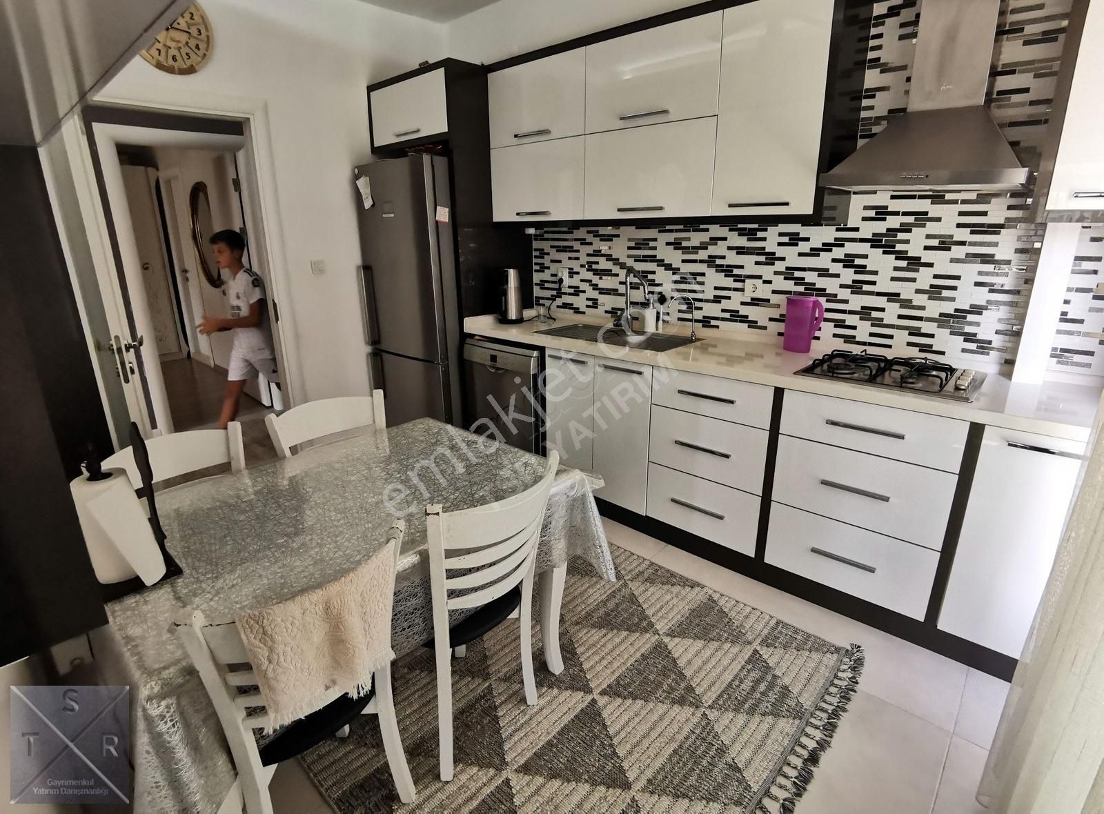 Şemikler İzban Yakını Önü Açık Satılık 3+1 Teraslı Daire
