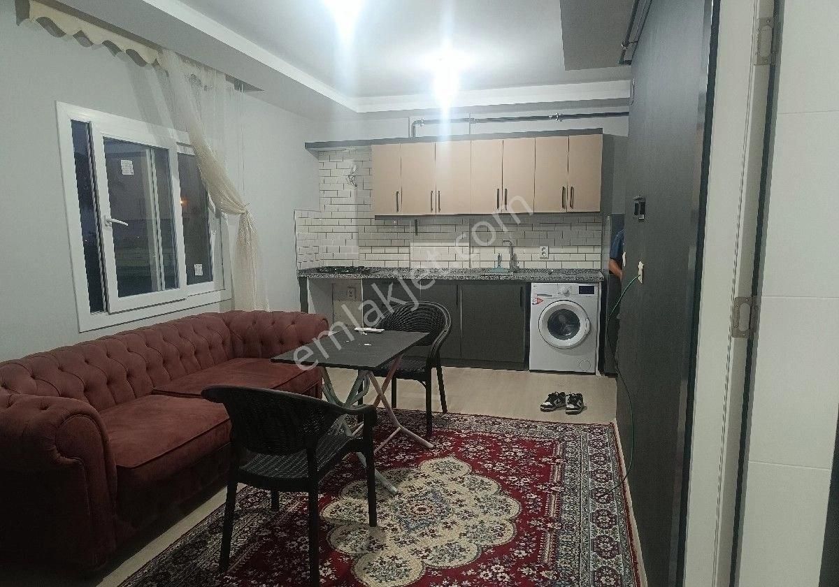 Üniversite Karşısında Eşyalı 1+1