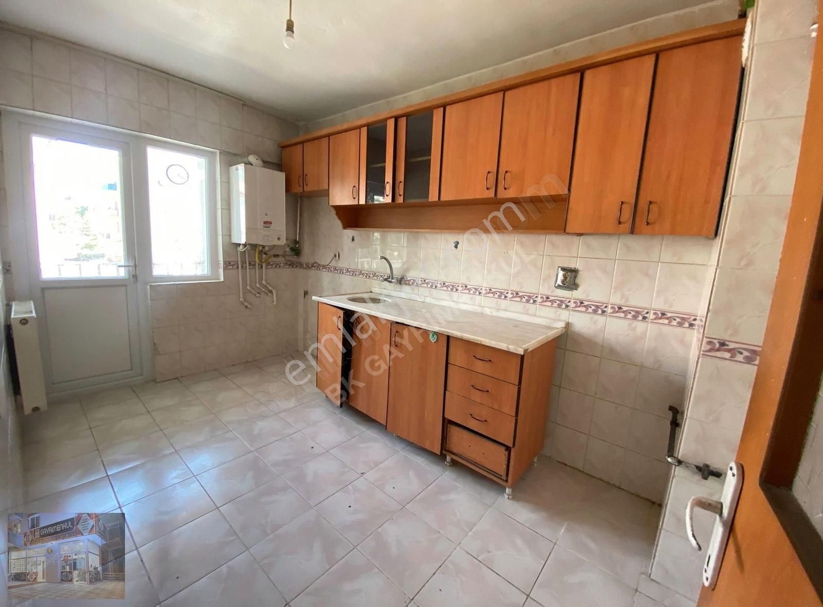 Bk Gayrimenkul'den 2. Ara Katta Malazgirt Mah.3+1 Kiralık Daire