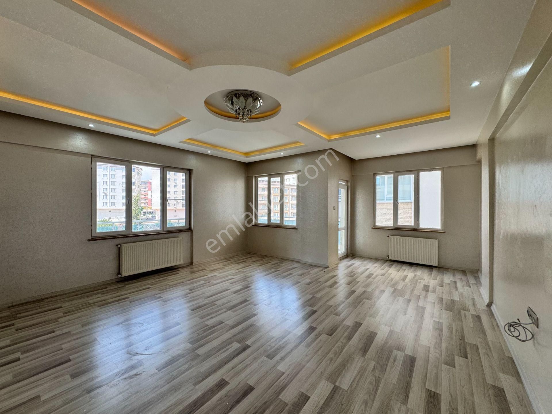 Babil Emlaktan Kiralık Yenibeşevlerde 4+1 Lüx Arakat Daire