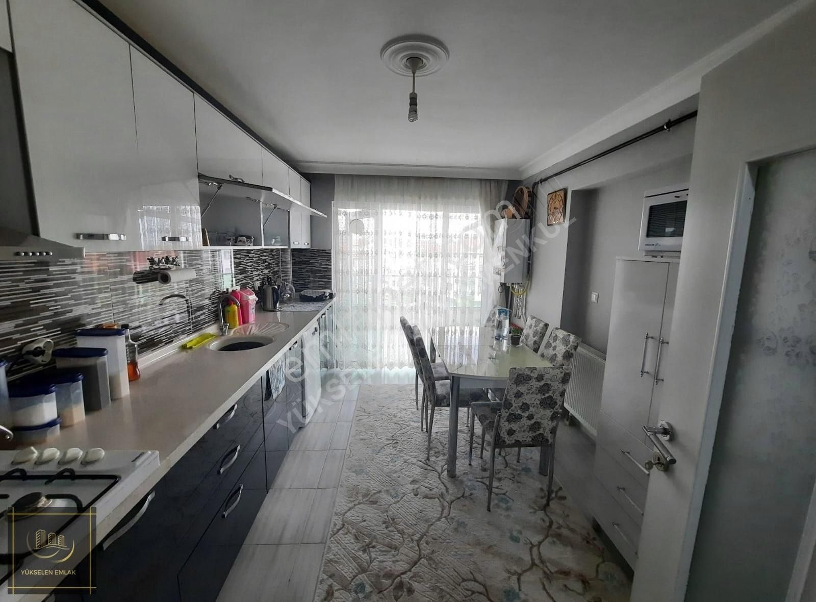 Orhan Kemal Caddesi 3. Kat 4+1