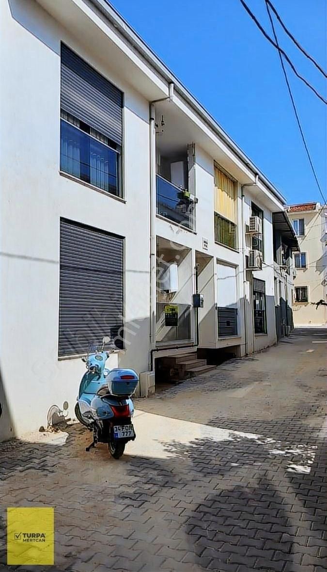 Çeşme Musalla Da Satılık Bahçe Katı