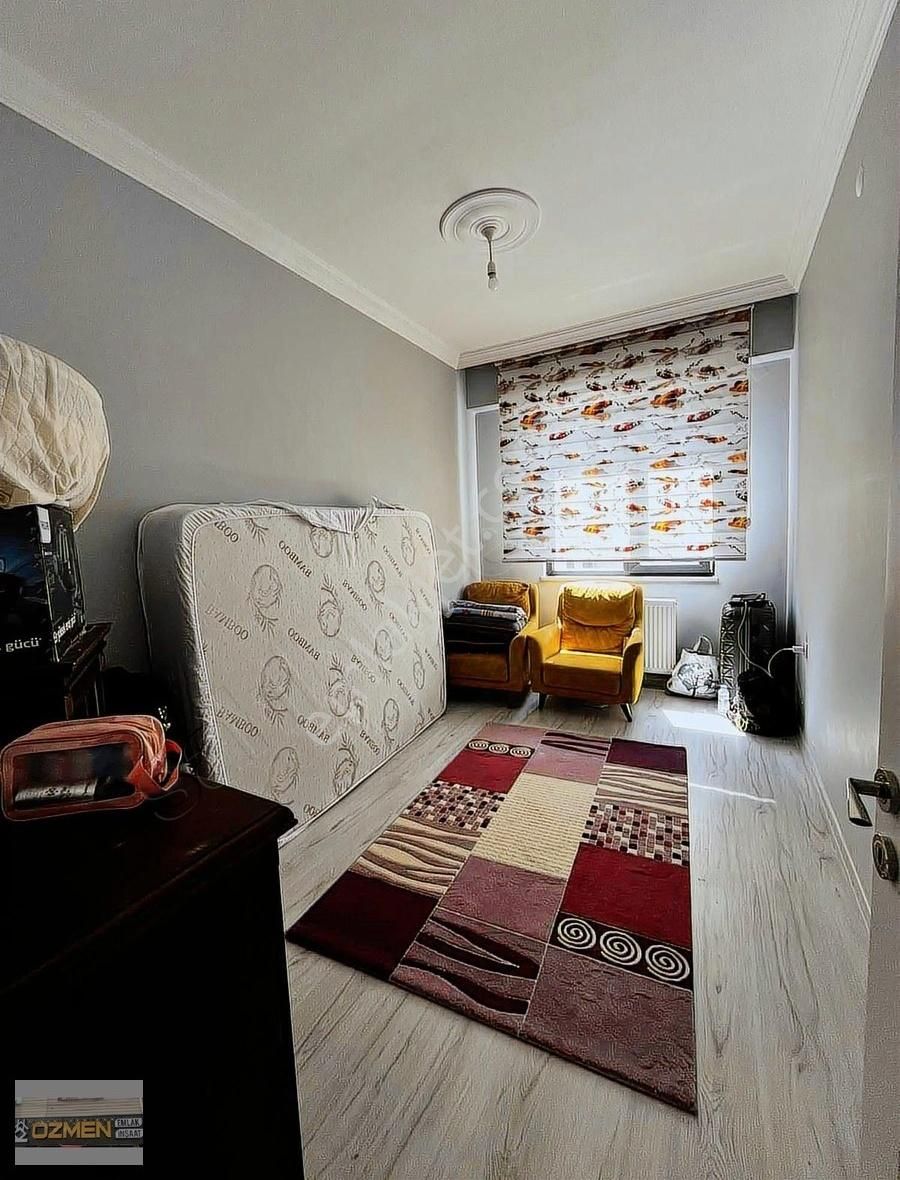 Karasu Adliyenin Karşısında Site İçersinde Ara Kat 2+1 Eşyalı