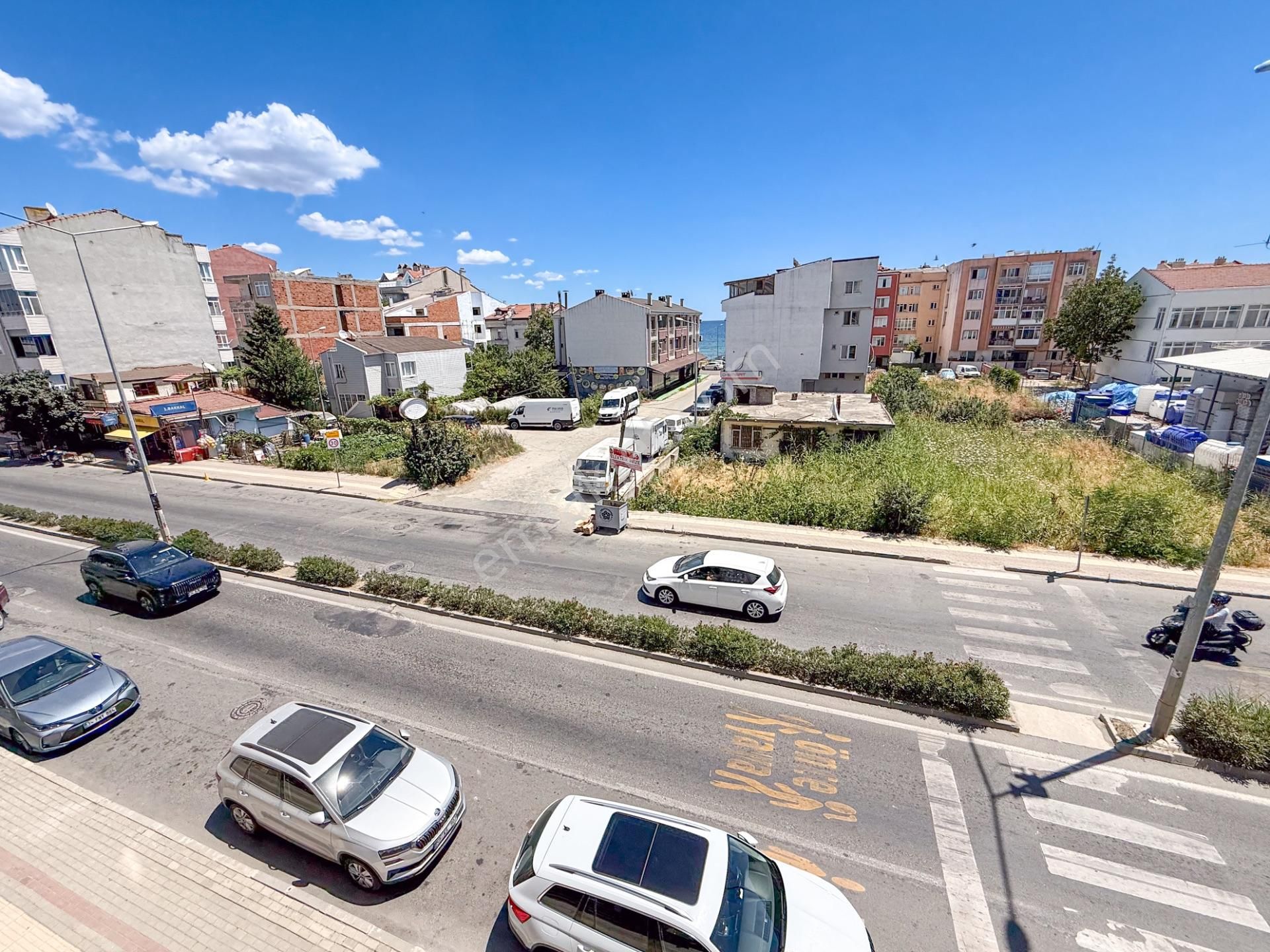 Altınova'da Cadde Üstünde Geniş 3+1 Satılık Daire - Görsel 10