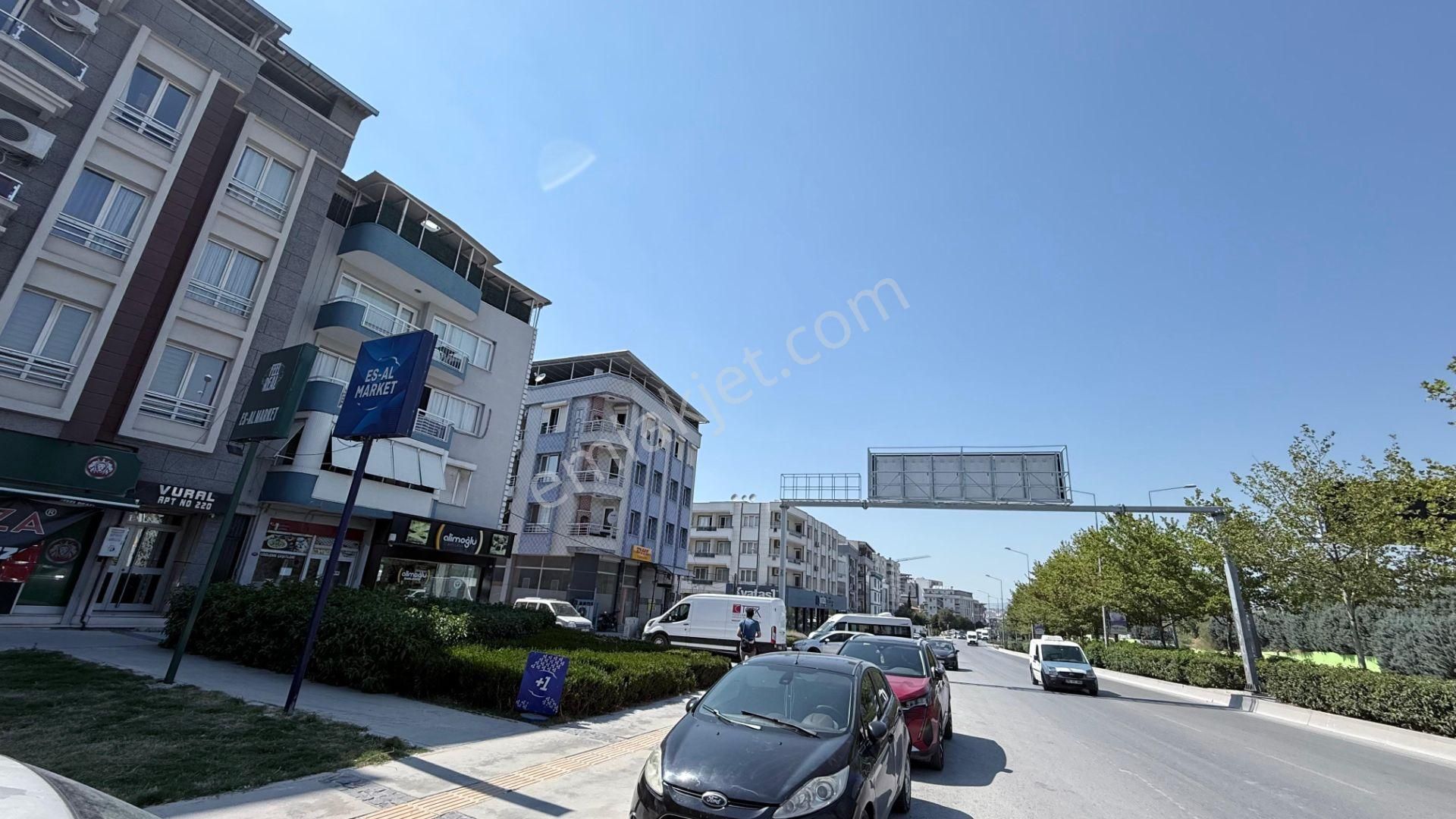 Buca Kuruçeşme Mah. Çevreyolu Doğu Çıkışı Eşyalı Kiralık Daire