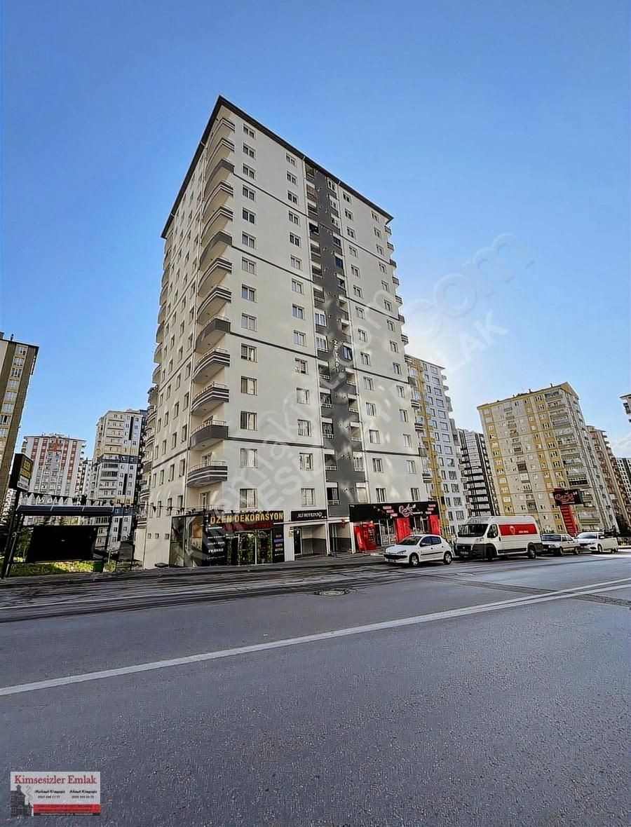 Talas Papatya Caddesinde Emsallerinden Uygun Satılık 3+1 Daire