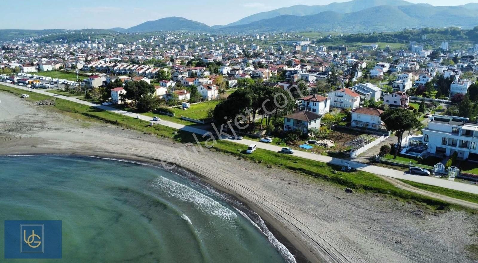 Uygar Gayrimenkulden Sahile Cephe 980 M2 Arsa