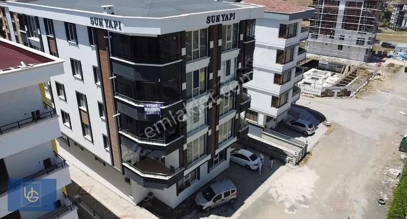 Toplu Konut Bulvarında Mutfak Ayrı 2+1 Lüks Daireler