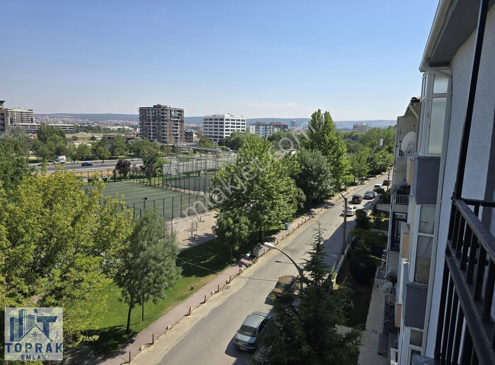 Toprak Emlaktan Uluönder Mh.önü Açık Bakımlı Kiralık 3+1 Daire