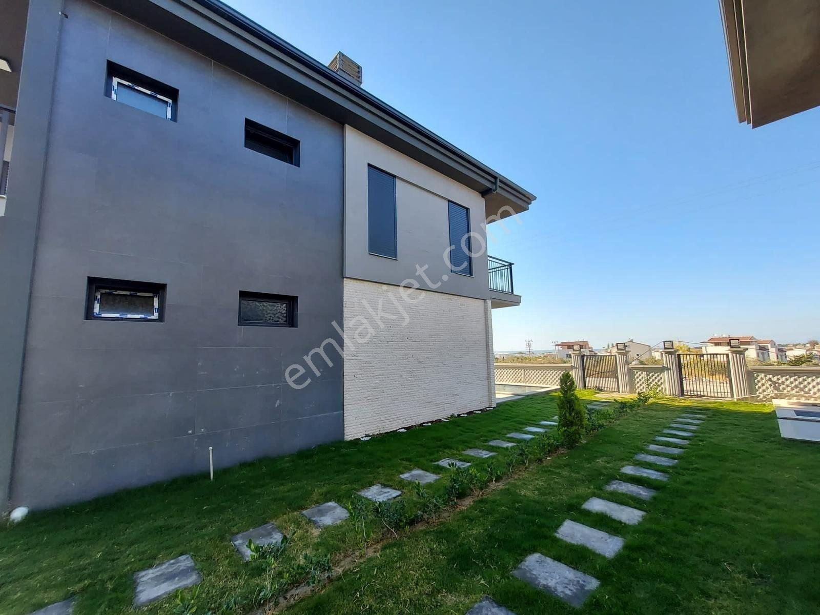 Kuşadası Güzelçamlı Satılık Yeni Geniş Bahçeli Müstakil Villa - Görsel 32