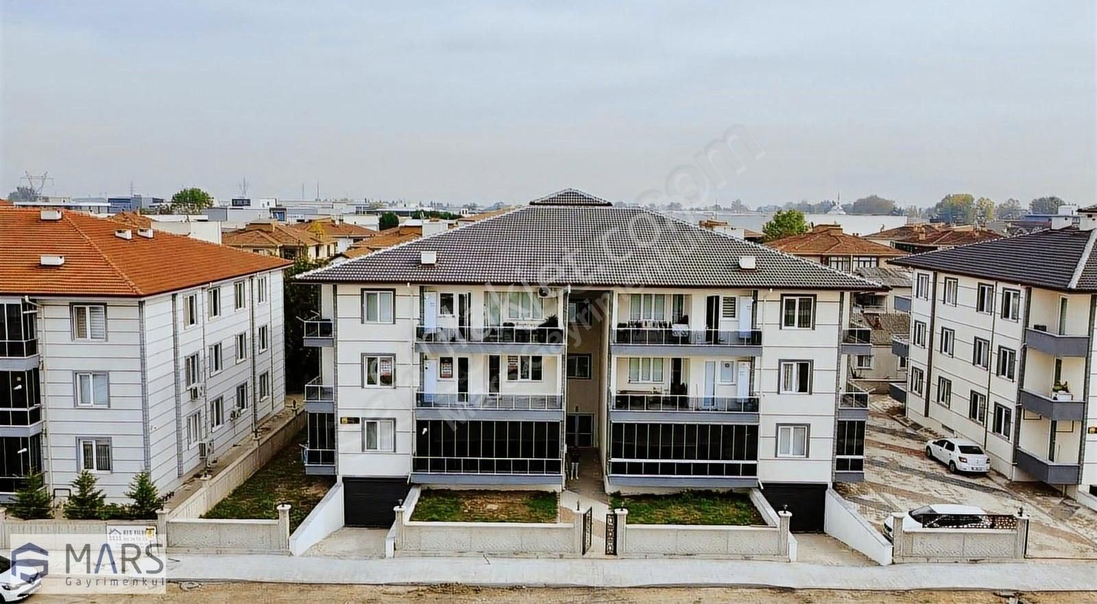 Erenler, Site İçerisinde, 3+1, Ara Kat, Ebeveyn Banyolu Daire