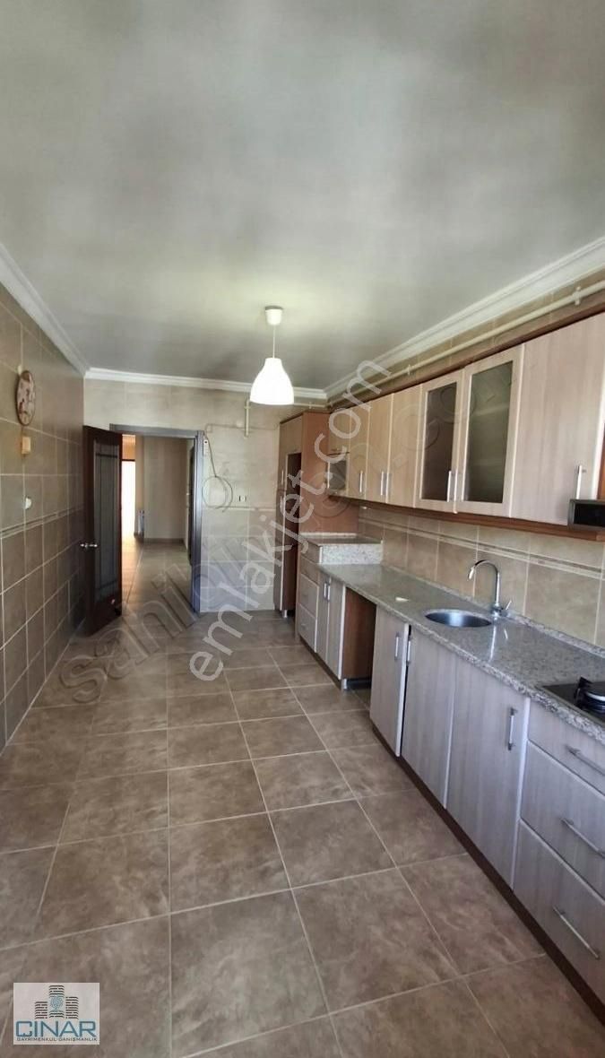 Çınar Gayrimenkul'den Reşadiye Mahallesi'nde 3+1 Kiralık Daire