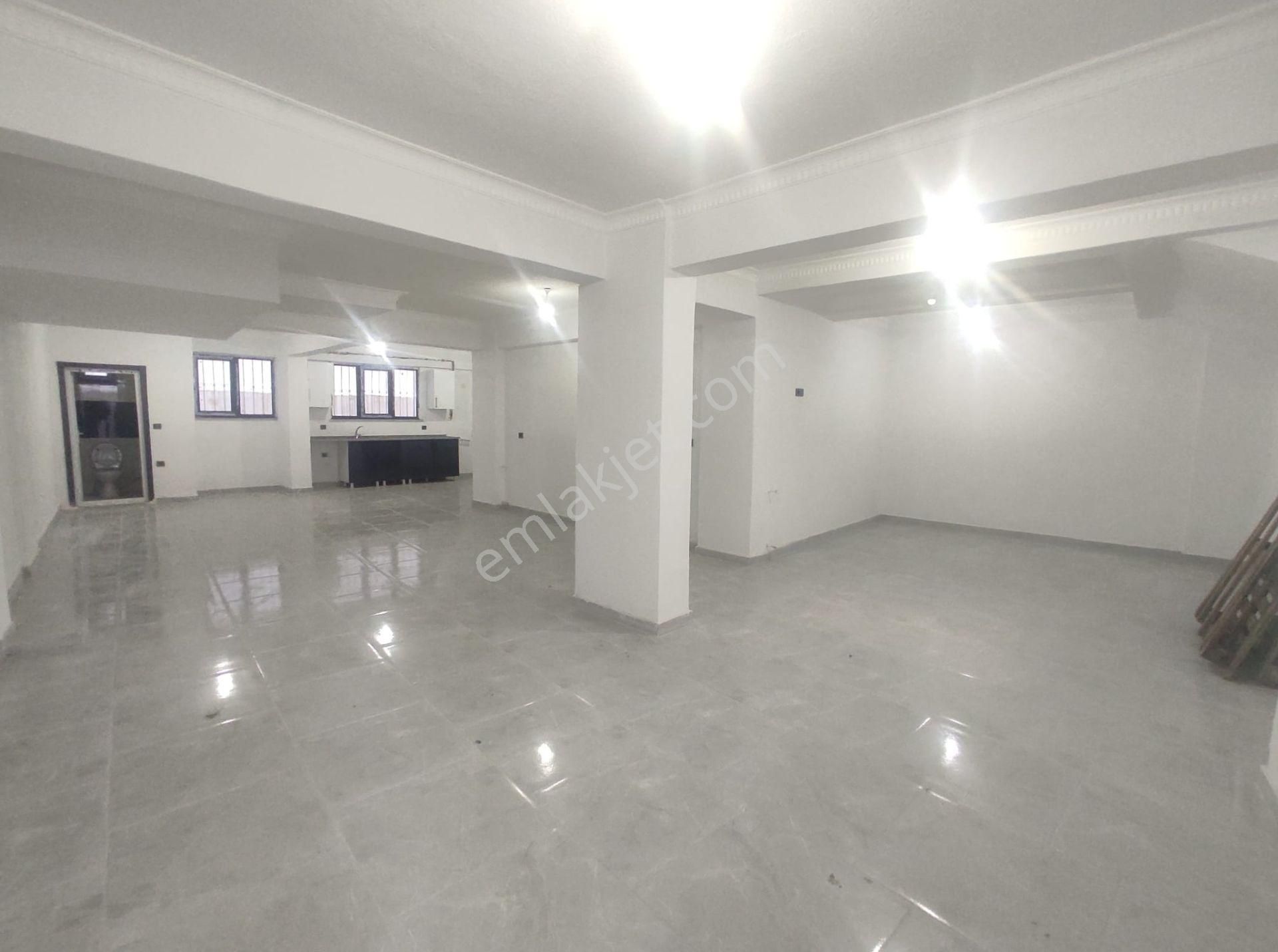 Hakaydın 2'den Ana Caddeye Yakın 2 Katlı 150m² Kiralık Dükkan