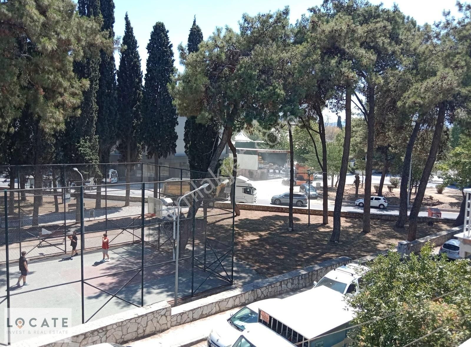 Locate'den İzmir Bornova Pınarbaşı'nda Satılık 3+1 Daire