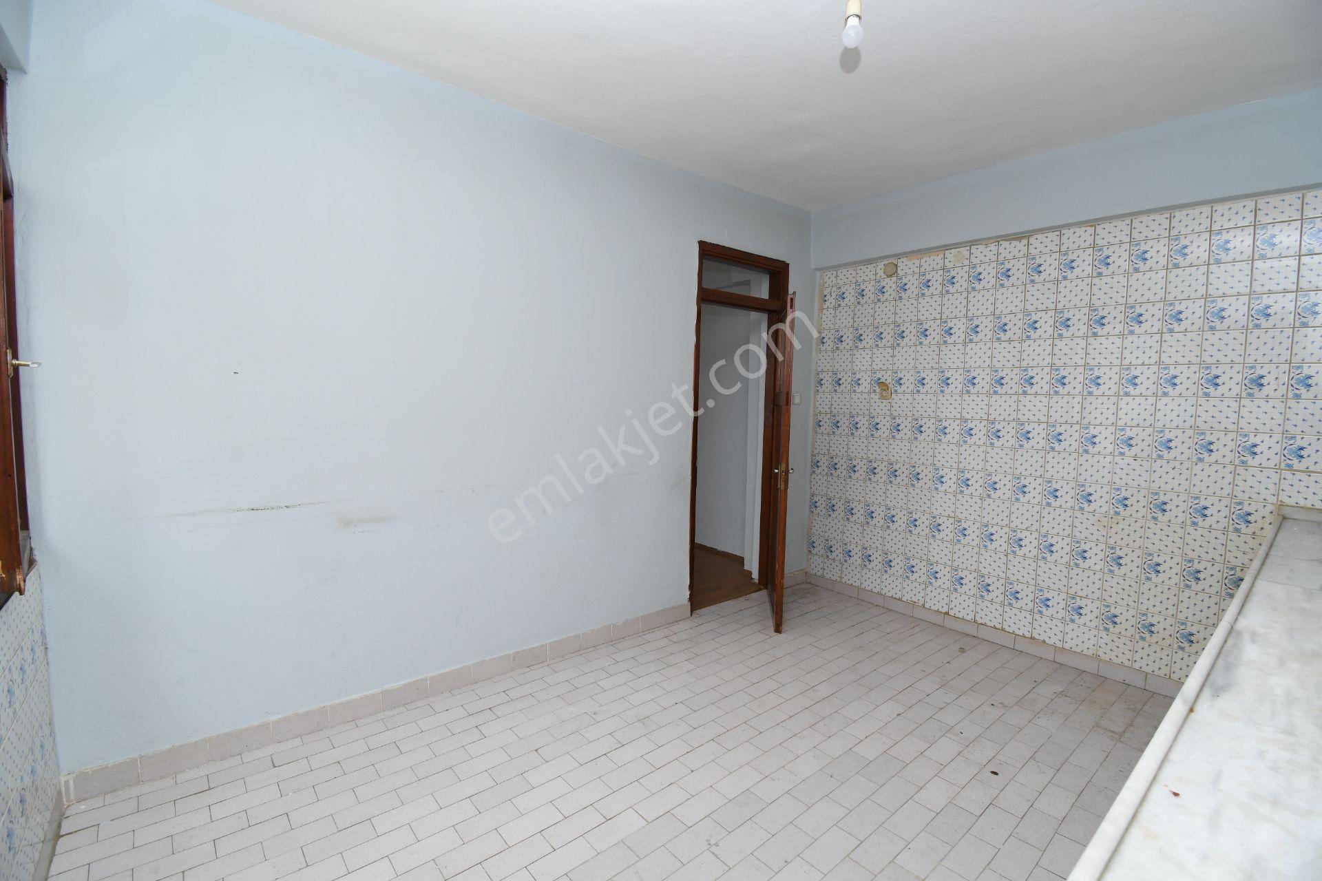 Kuşadası Merkezde - Mükemmel Konumda 2+1 Daire/ofis/dükkân Eşsiz Konum Avantajları - Görsel 12