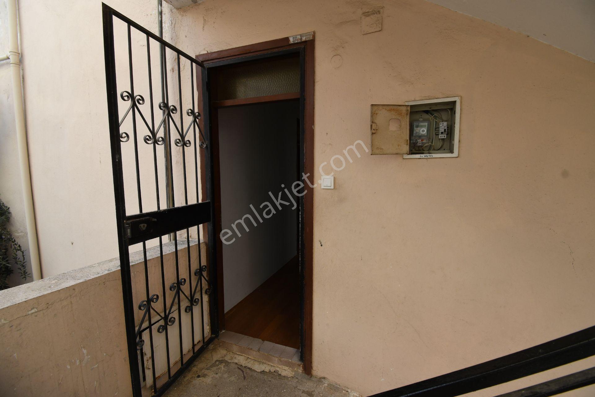 Kuşadası Merkezde - Mükemmel Konumda 2+1 Daire/ofis/dükkân Eşsiz Konum Avantajları - Görsel 24