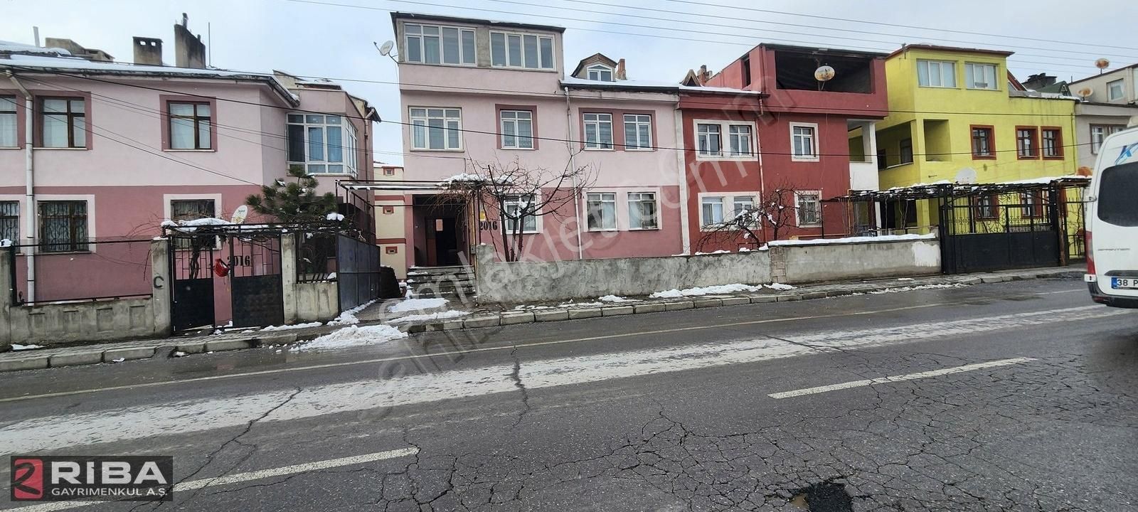 Osmanlıda Bahçeli Komple Bina, Merkezi Ve Kira Getirili Yatırım