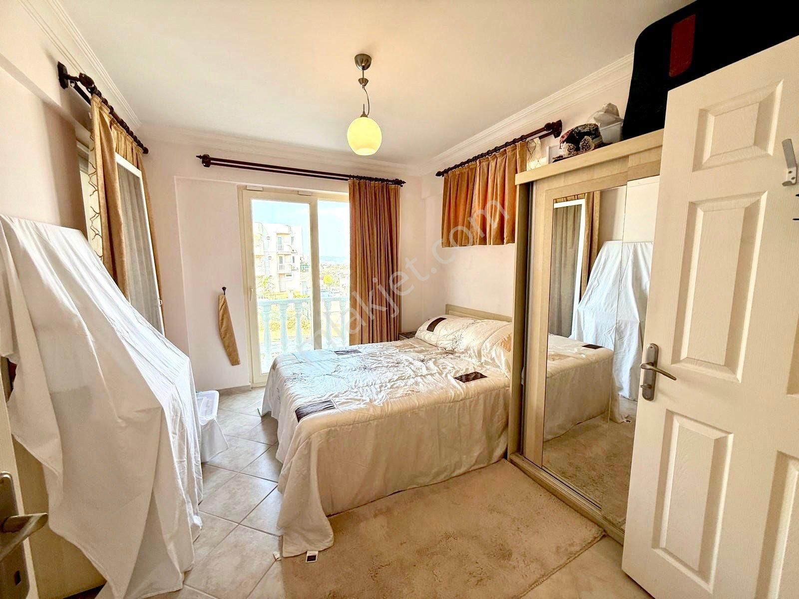 Full Manzaralı Büyük Bahçeli Köşebaşı Ev Özel Plajlı Sitede Acil - Görsel 22