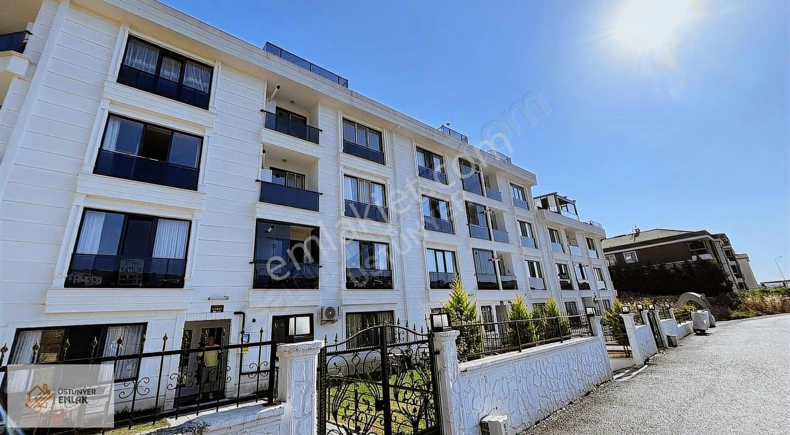 Büyükçekmece Cumhuriyet Mahallesinde Satılık 2+1 Sıfır Daire