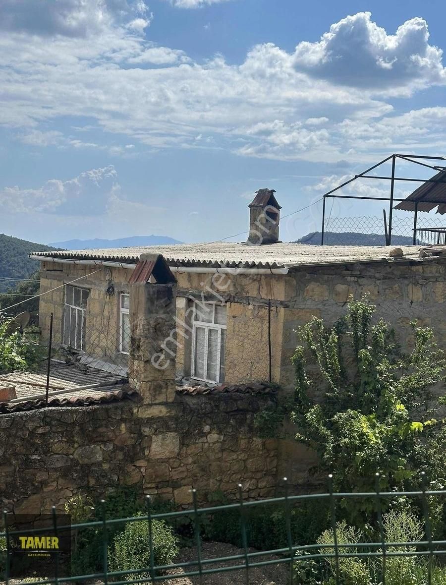 Tek Yetkili Tamer'den Nusratlı Köyünde Bahçeli Taş Ev