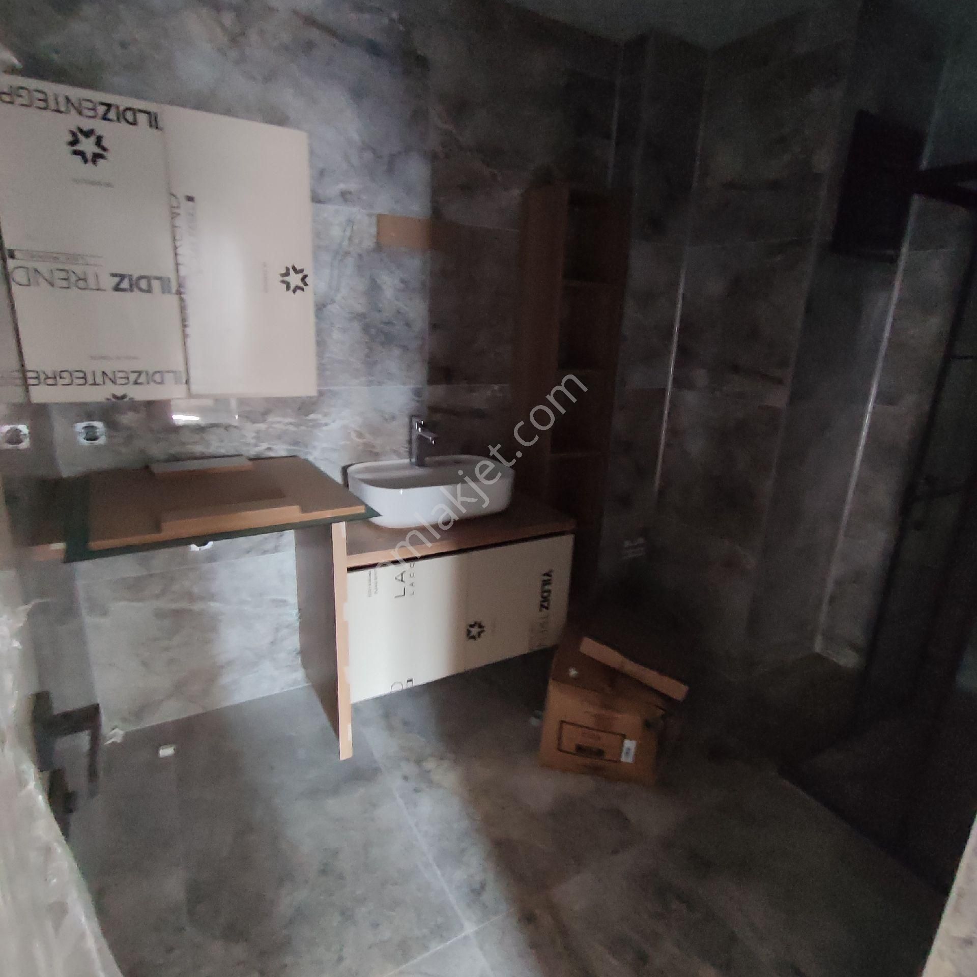 Kuşadası'nda Havuzlu Sitede Sıfır 2+1 Daire - Görsel 16