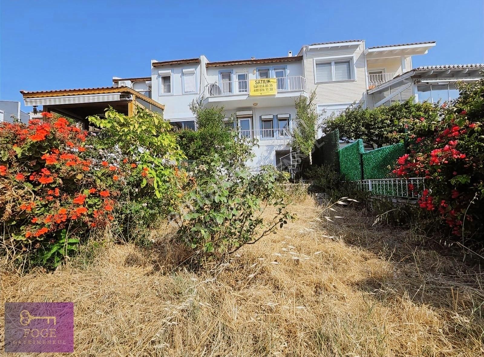 Yenifoça'da Deniz Ve Marina Manzaralı 3+1 Bahçeli Satılık Villa - Görsel 24