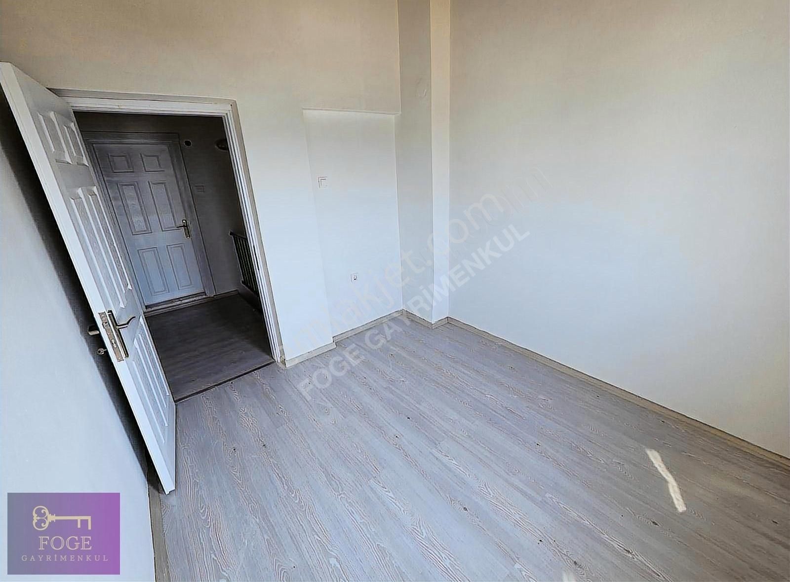 Yenifoça'da Deniz Ve Marina Manzaralı 3+1 Bahçeli Satılık Villa - Görsel 2