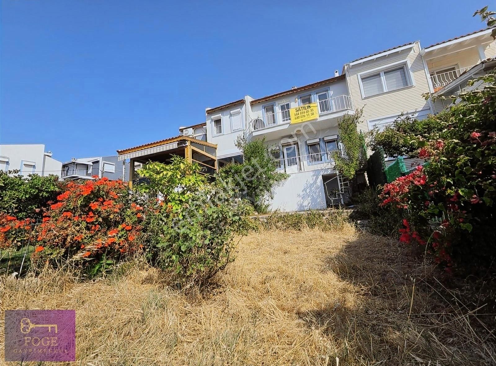 Yenifoça'da Deniz Ve Marina Manzaralı 3+1 Bahçeli Satılık Villa - Görsel 7