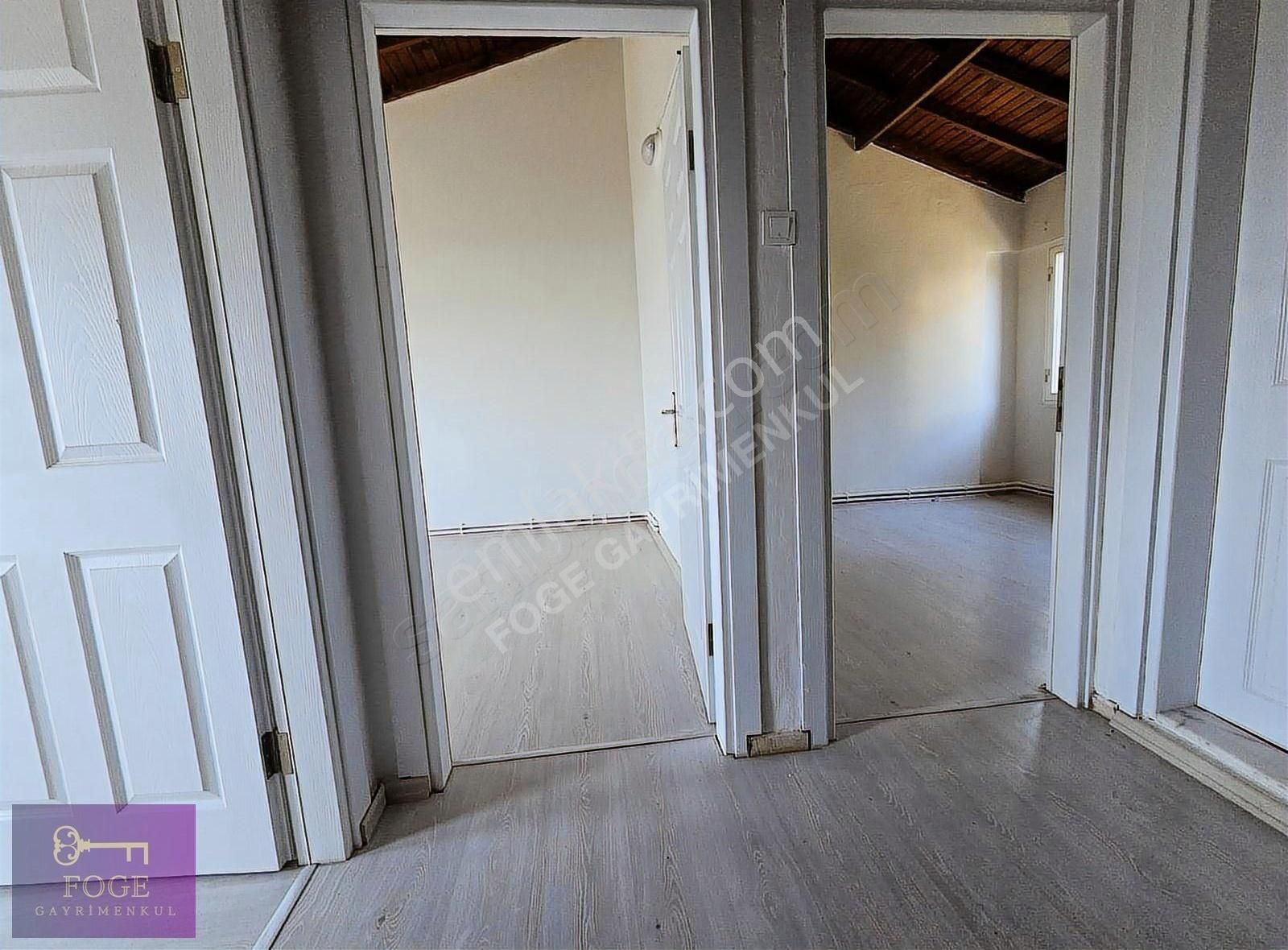 Yenifoça'da Deniz Ve Marina Manzaralı 3+1 Bahçeli Satılık Villa - Görsel 12