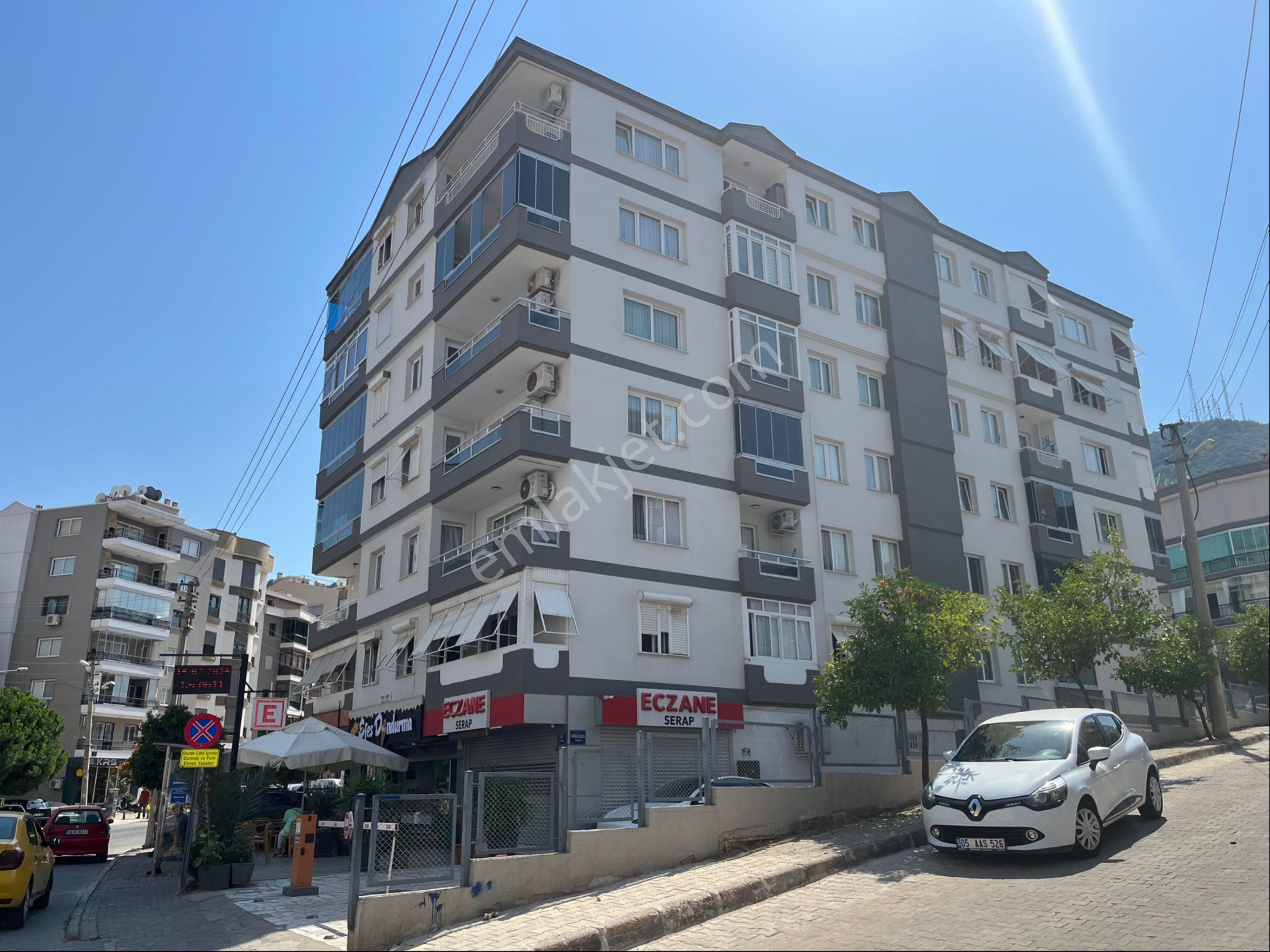 İzmir Balçova Teleferik Mh. Ata Cd. Otoparklı 3+1 Kiralık Daire