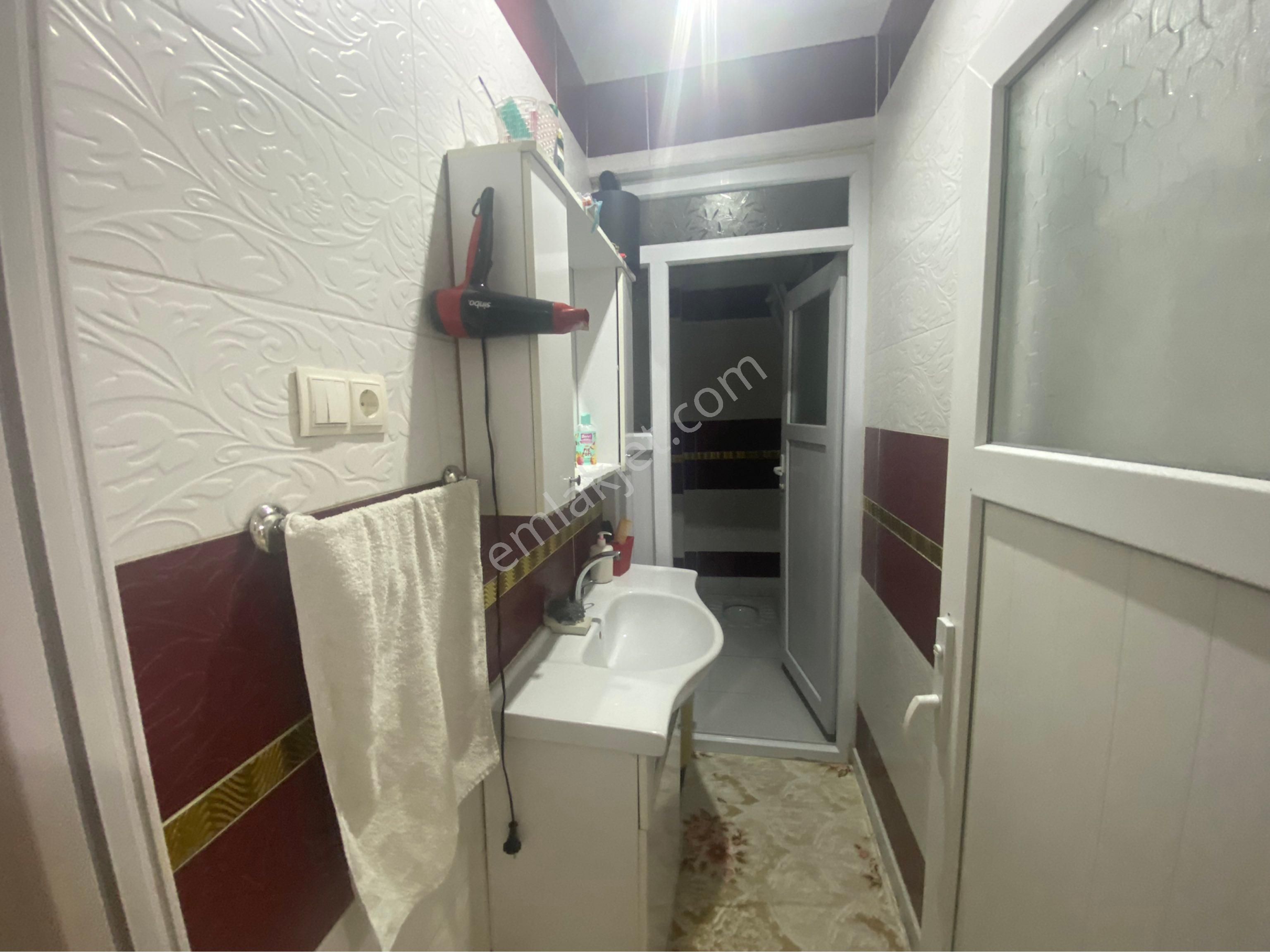 Güneş De 110m 3 Katlı, Semtpazarı Civarı, D. Gazlı, Bakımlı Ev - Görsel 7