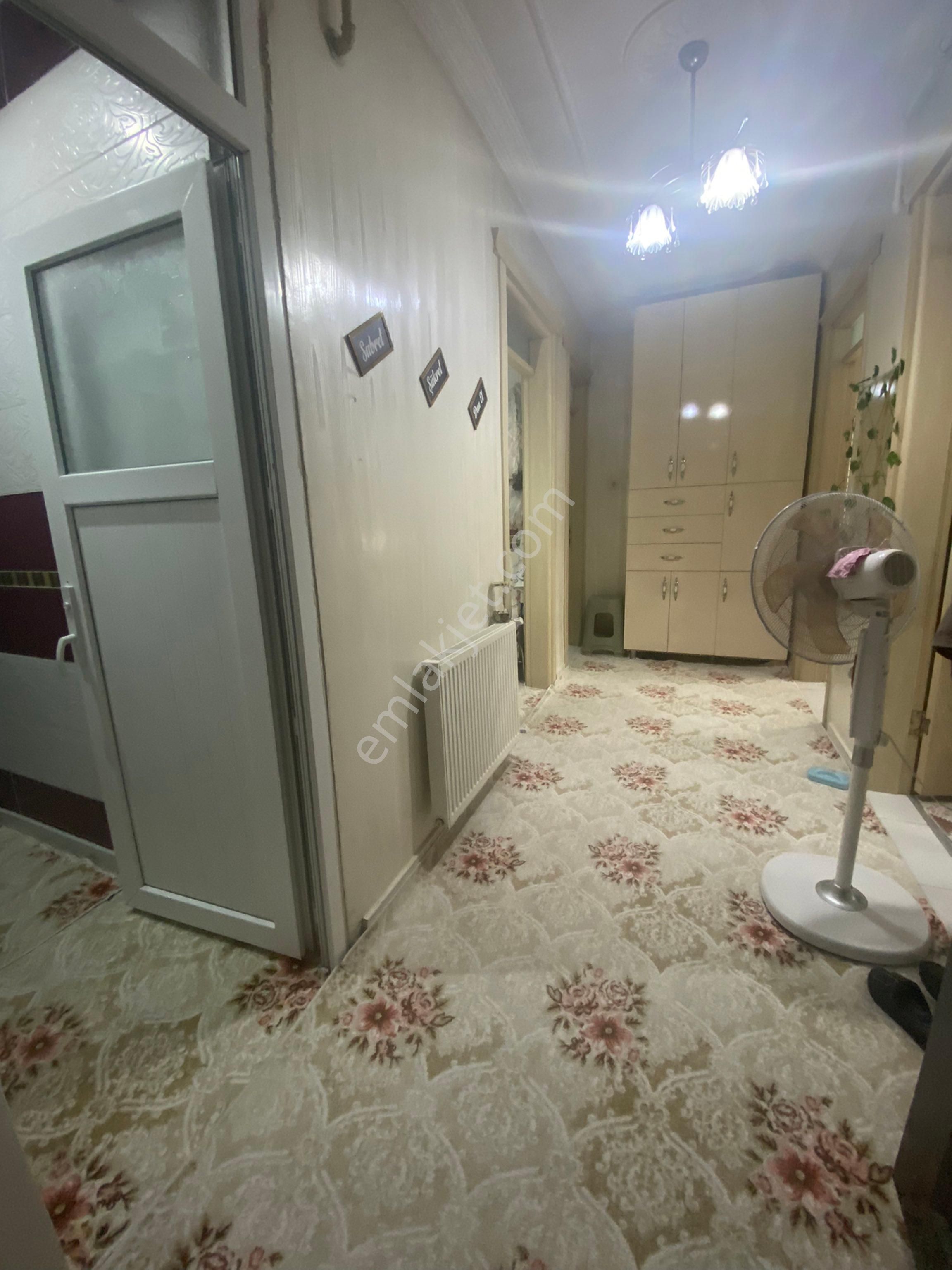 Güneş De 110m 3 Katlı, Semtpazarı Civarı, D. Gazlı, Bakımlı Ev - Görsel 34