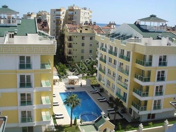 Denize 200 Mt Mesafede 3.kat Eşyalı Satılık Havuzlu 1+1