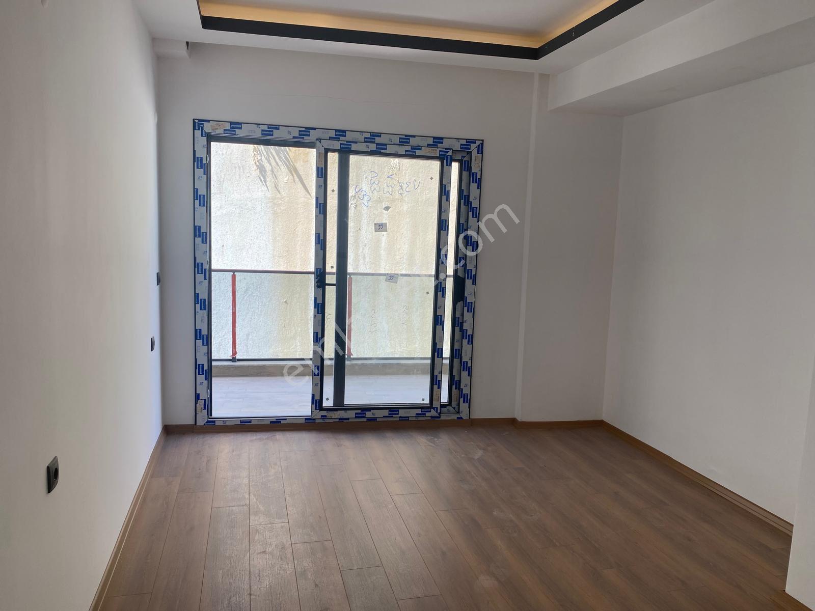 Kuşadası Merkezde Ara Kat 2 + 1 Satılık Lüks Daire - Görsel 3