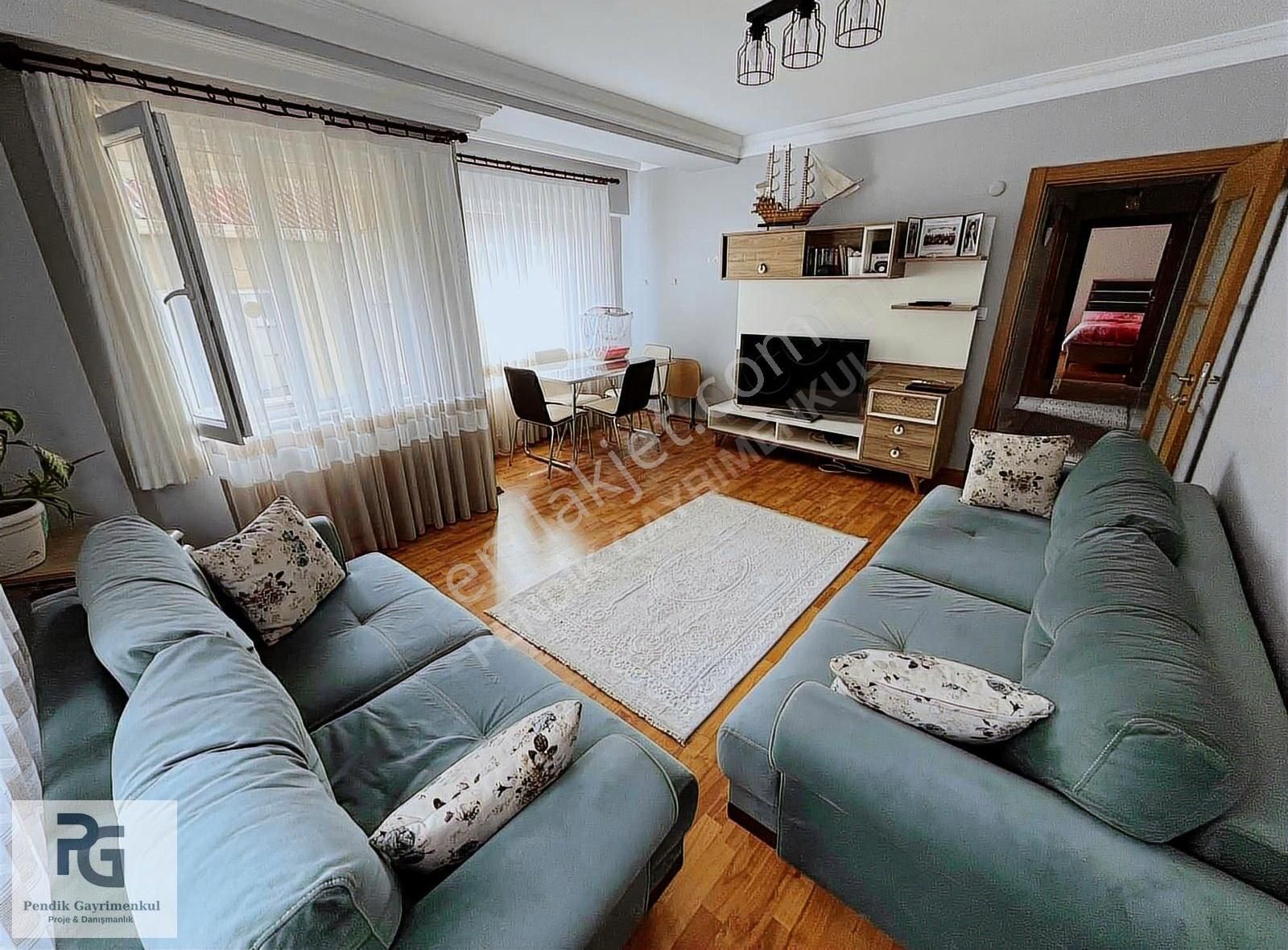 Pendik'te Dumlupınar Mahallesinde Ters Dubleks 3+1 Satılık Daire