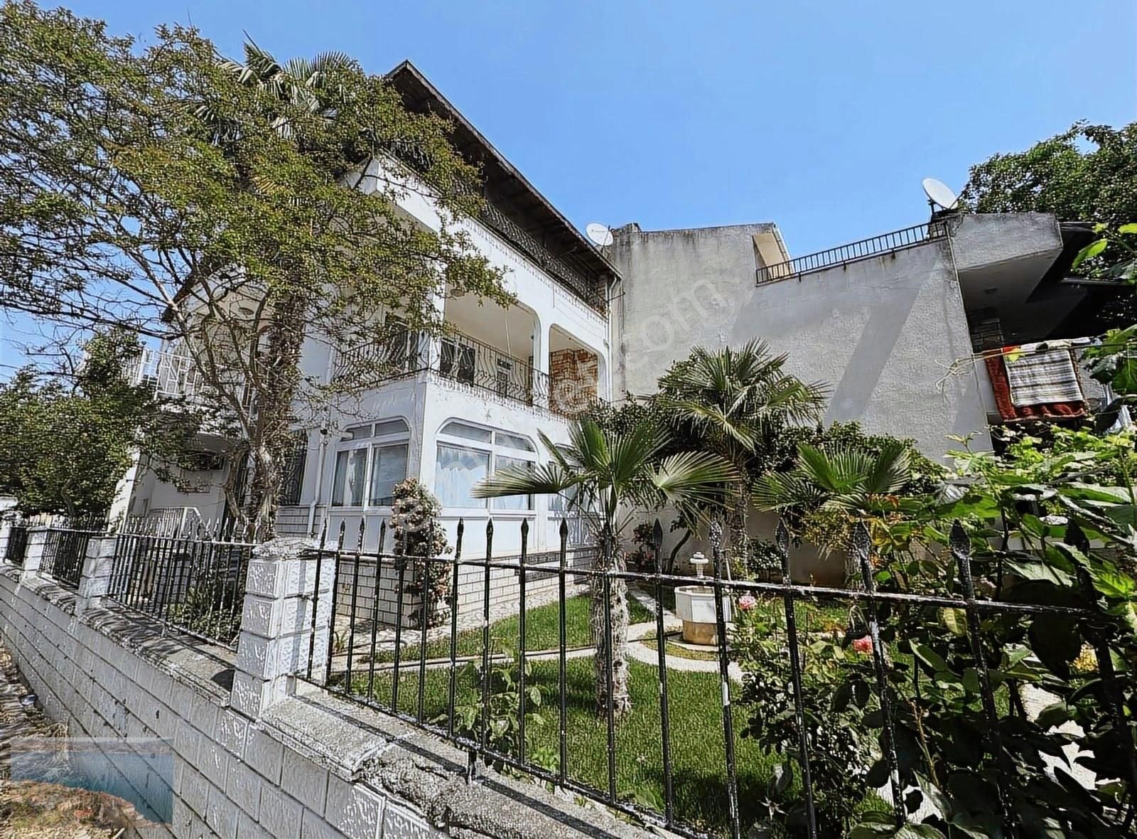 Gümüşyaka'da Denize 100 Metre, Satılık Tam Müstakil Villa!