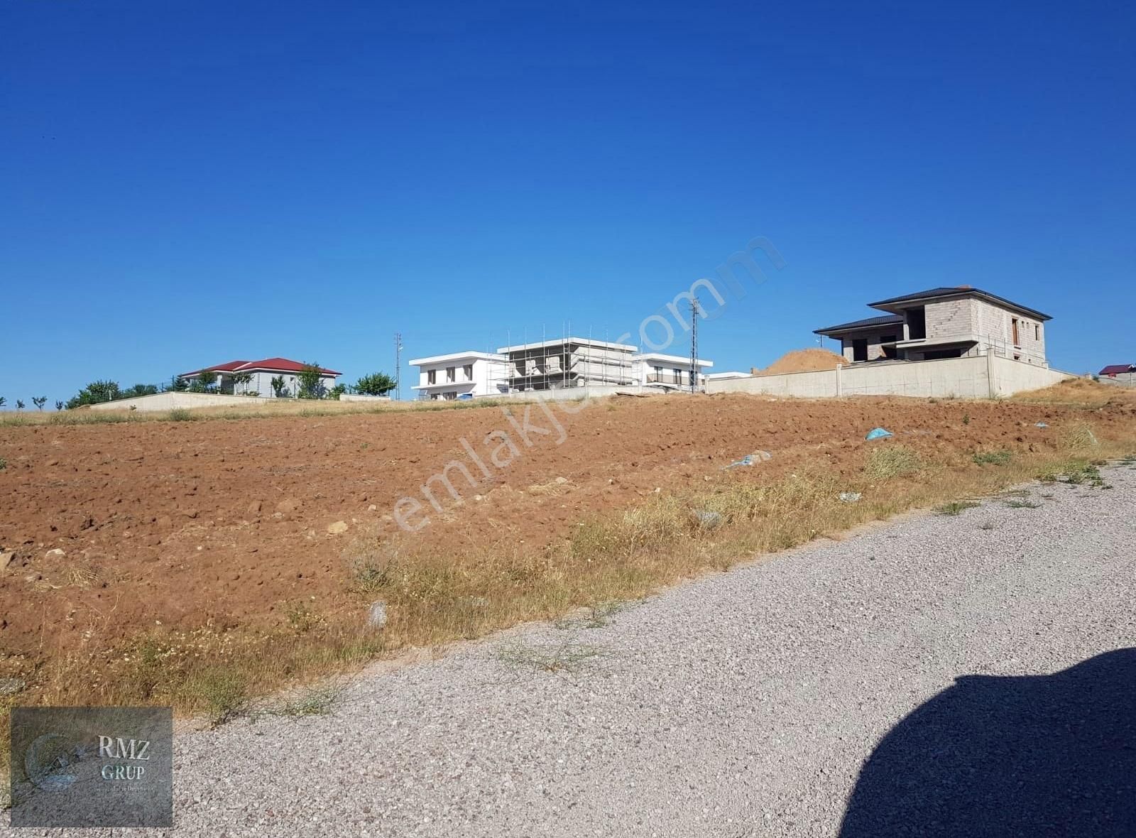 Satılık Arsa Villa Ve Bahçe İçin **rmz Grup Gayrimenkul**