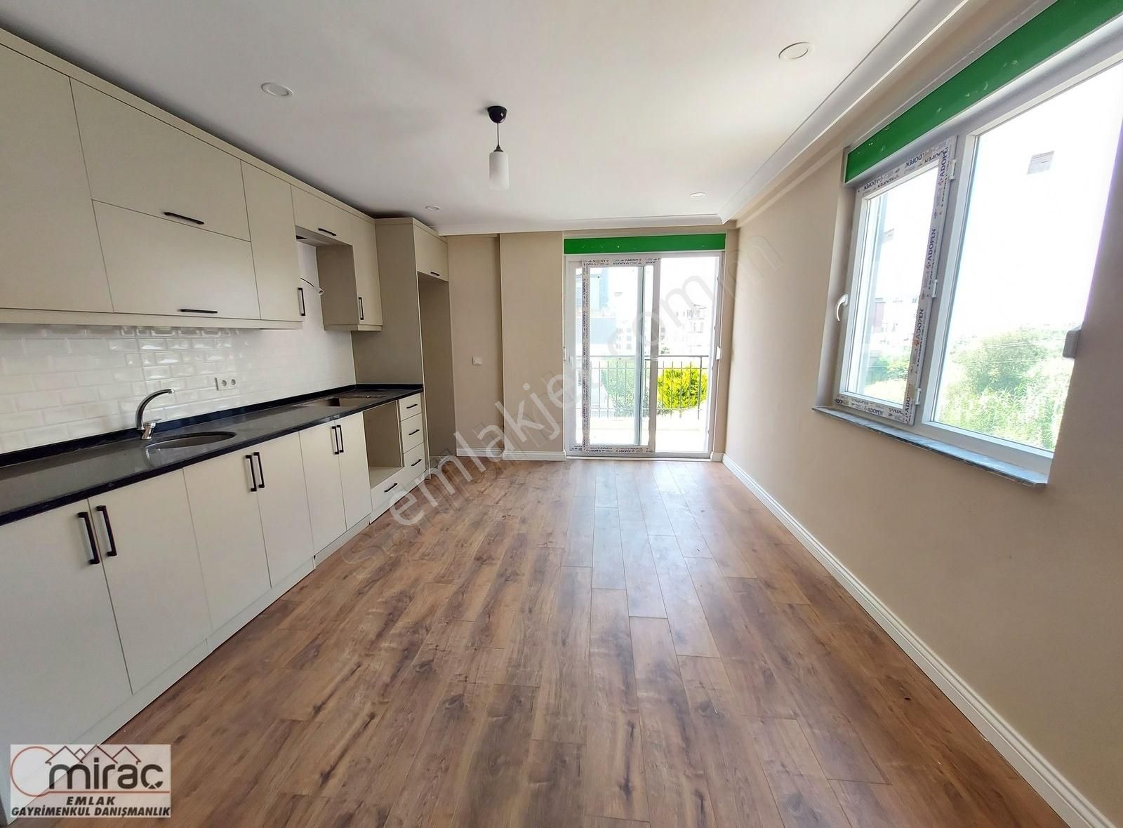 Sarılar Mahallesinde Merkezi Konumda 2+1 Arakat Sıfır Daire - Görsel 4