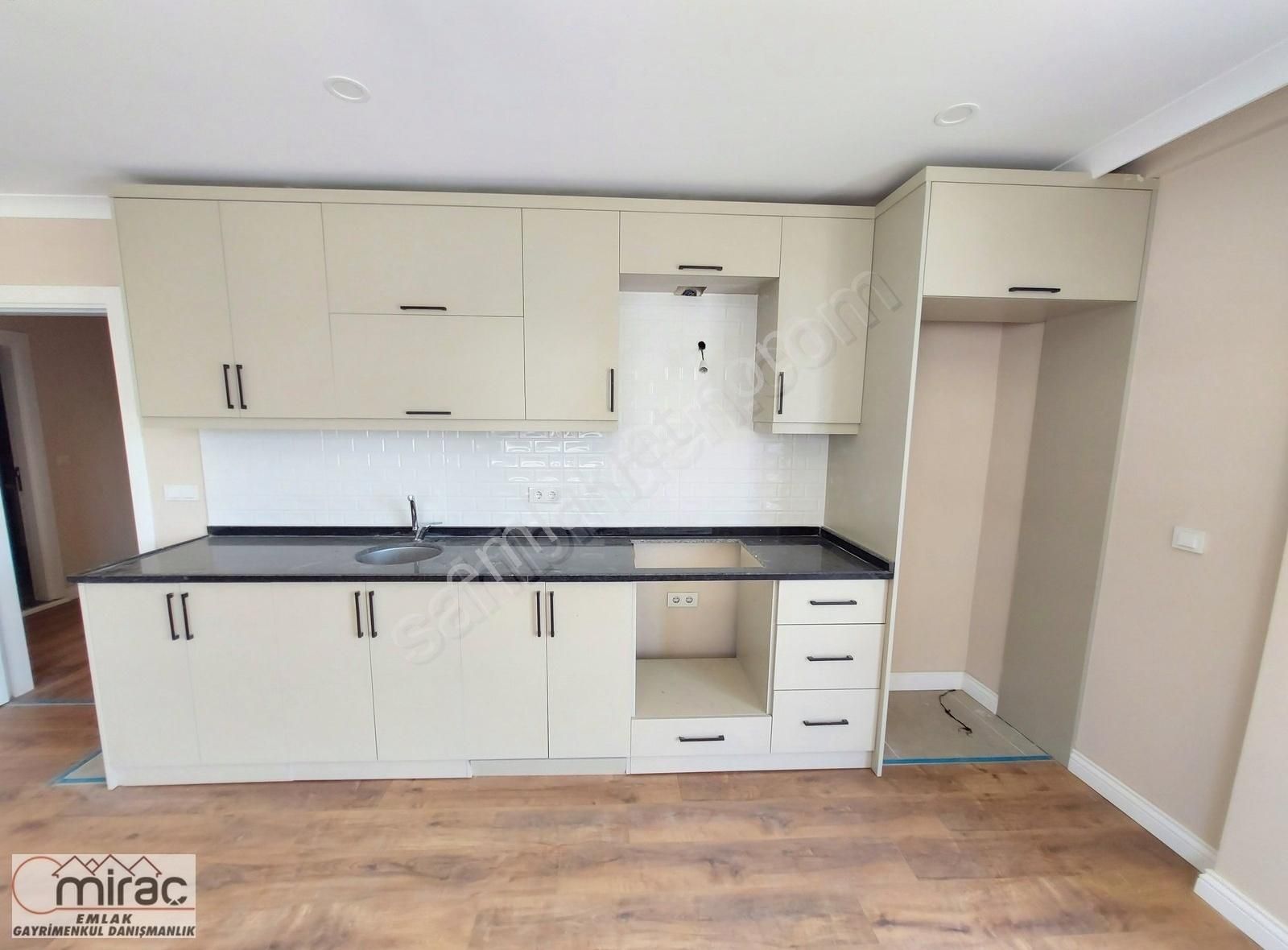 Sarılar Mahallesinde Merkezi Konumda 2+1 Arakat Sıfır Daire - Görsel 8