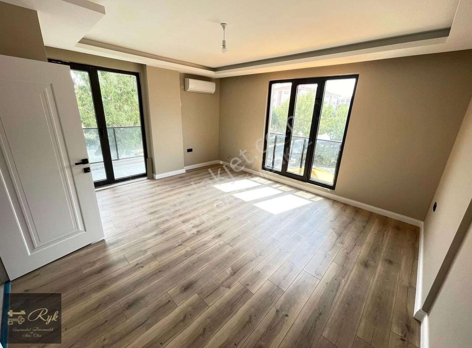 Büklüm Caddesi Cepheli Sıfır Modern 2+1 Daire