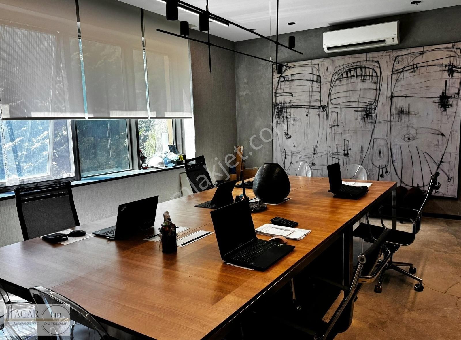 "güncel" Acarkent'te Modern Tasarımlı, Komple Yenilenmiş Ofis..