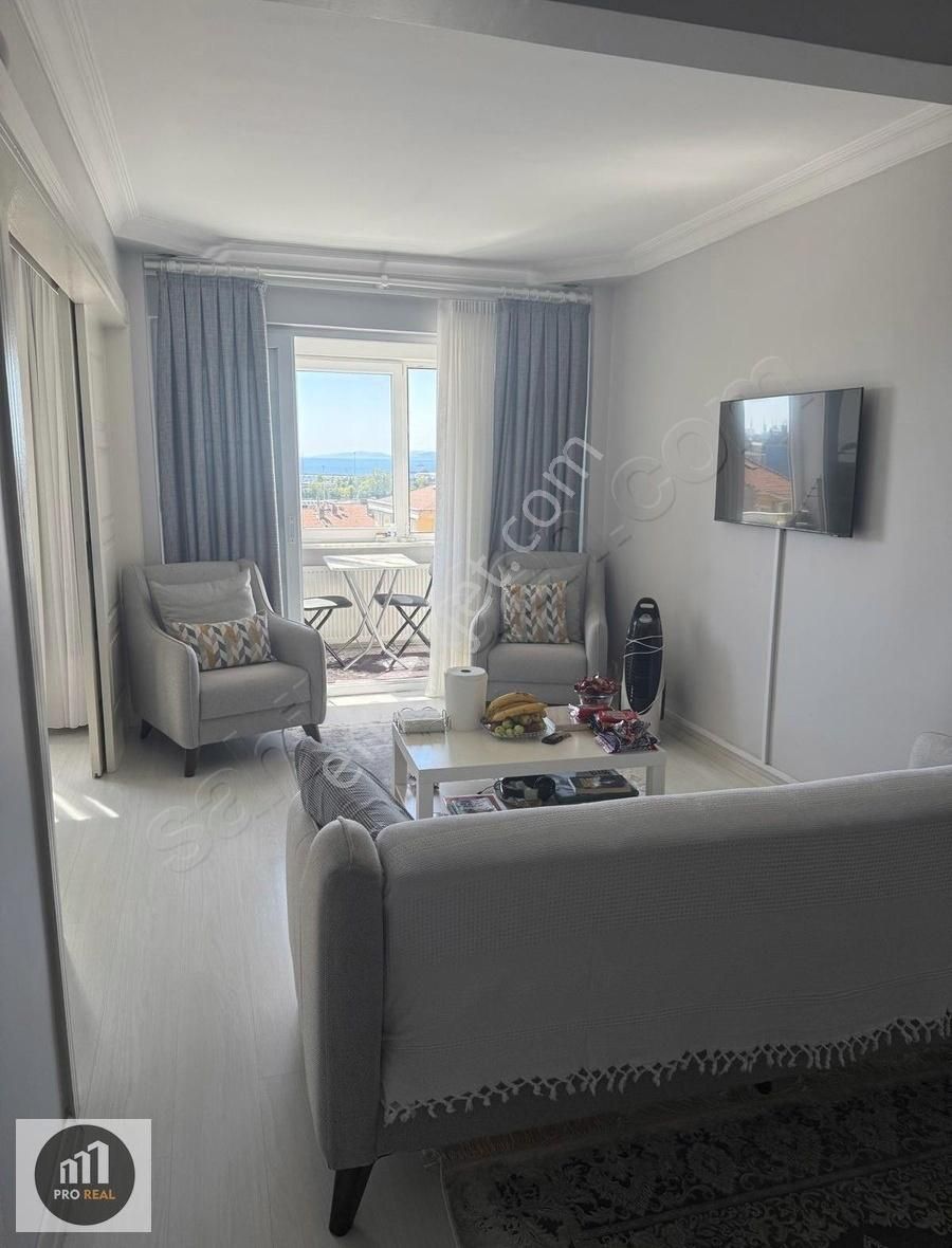 Cerrahpaşa Da Satılık Temiz 2+1 Manzaralı Daire - Görsel 13