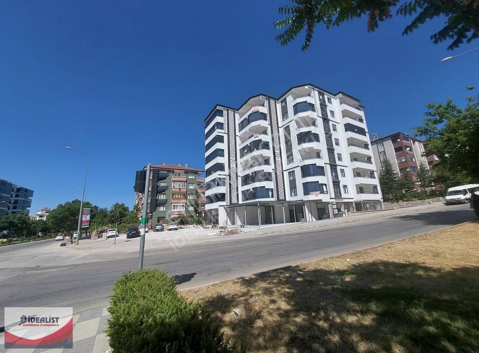 İdealist Gayrimenkul Doğukent Yolunda Manzaralı Sıfır 3+1 Daire