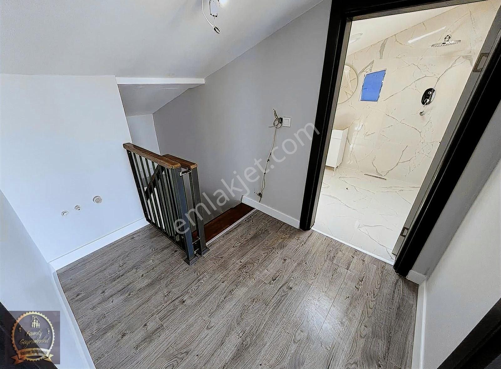 Silivri Merkez'de Deniz Manzaralı,havuzlu,lüks Villa - Görsel 13